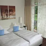 Blauer Fasan 4*